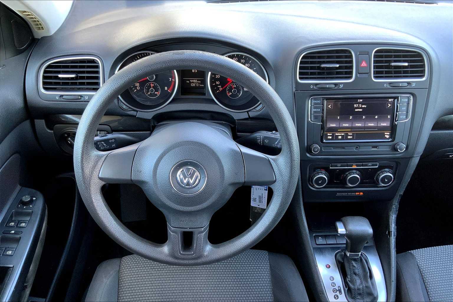 Thumbnail: 2010 Volkswagen Jetta - 13
