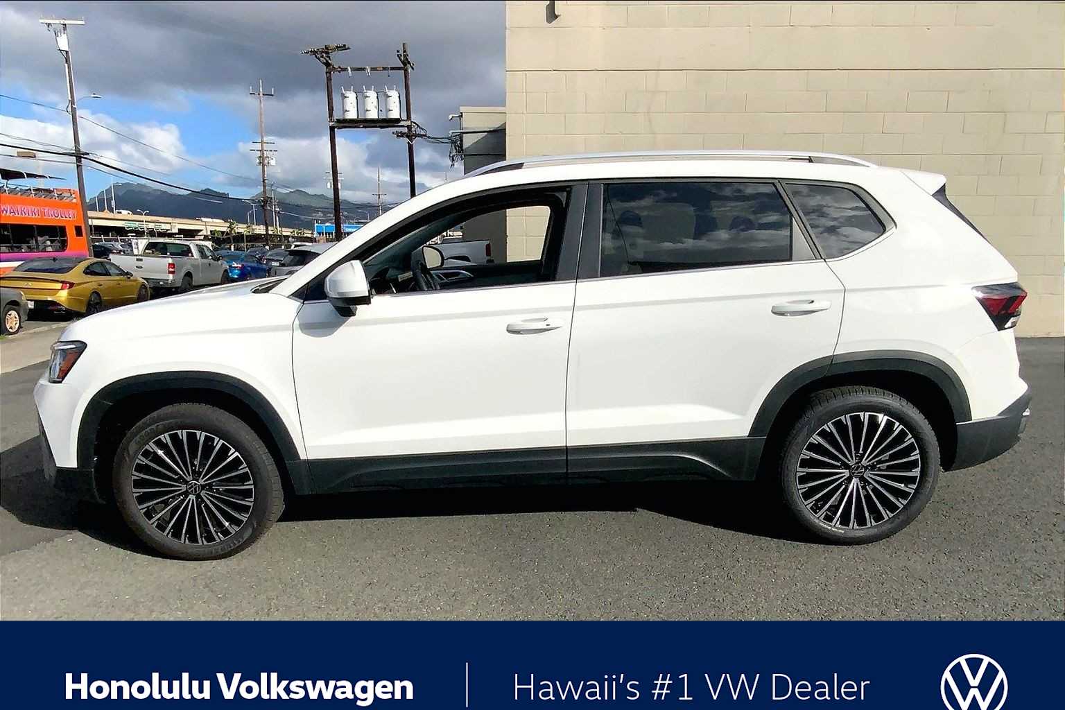 Thumbnail: 2026 Volkswagen Taos - 3