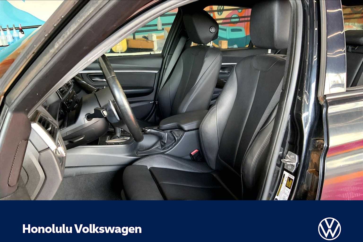 Thumbnail: 2017 BMW 3 Series - 10