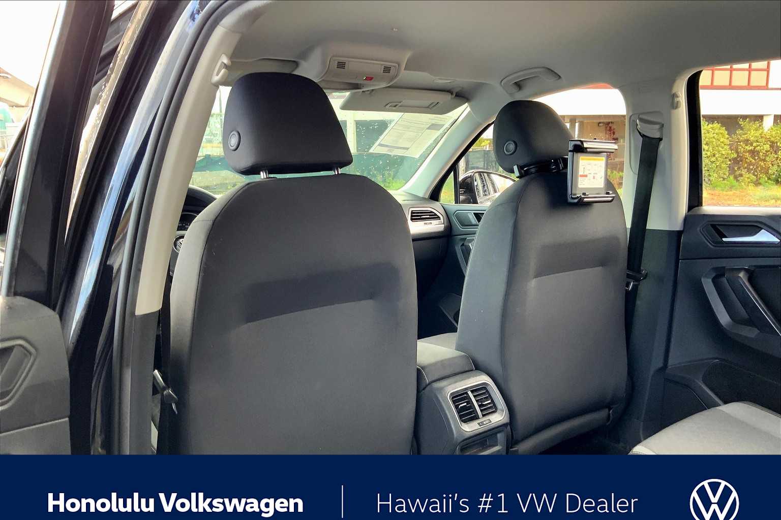 Thumbnail: 2021 Volkswagen Tiguan - 11