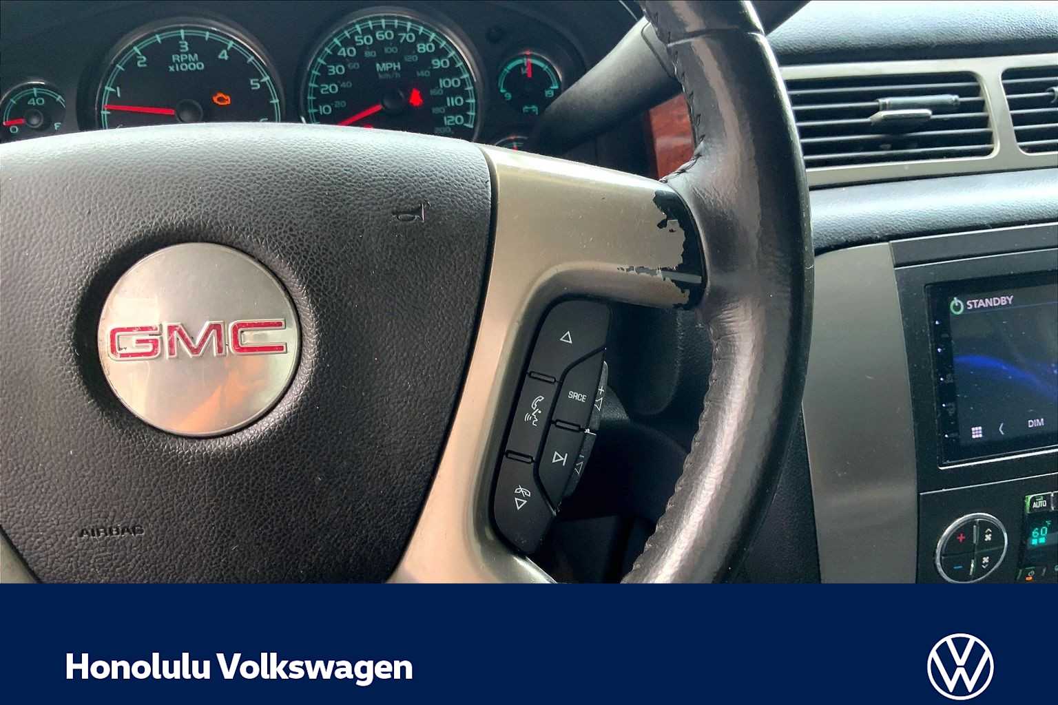 Thumbnail: 2011 GMC Yukon - 25