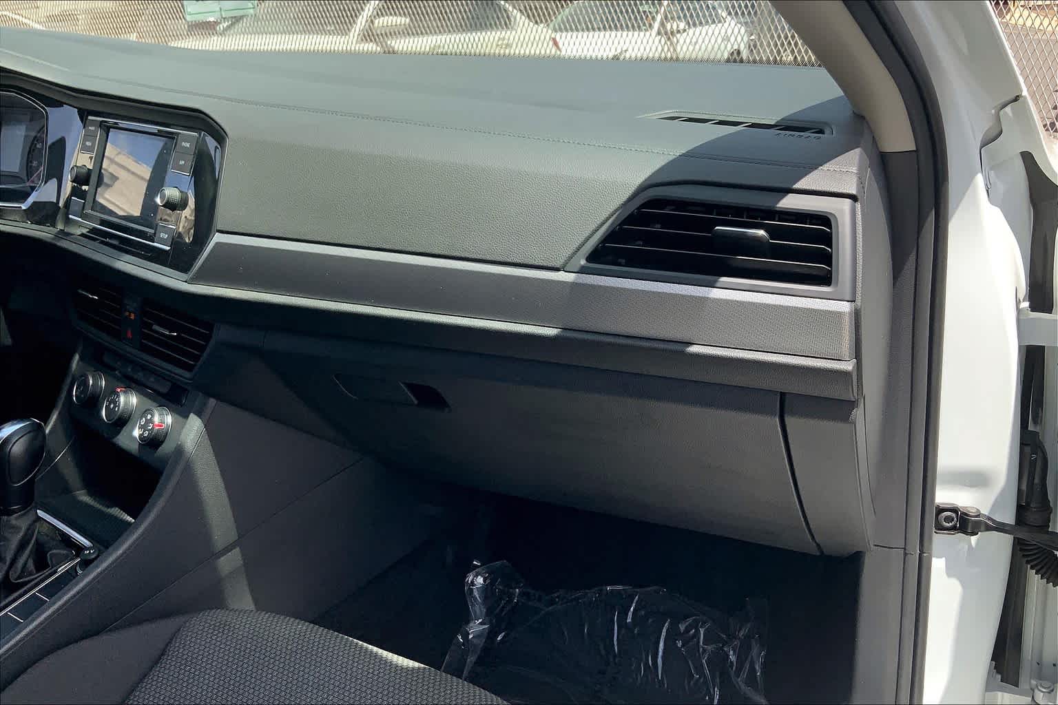 Thumbnail: 2019 Volkswagen Jetta - 23