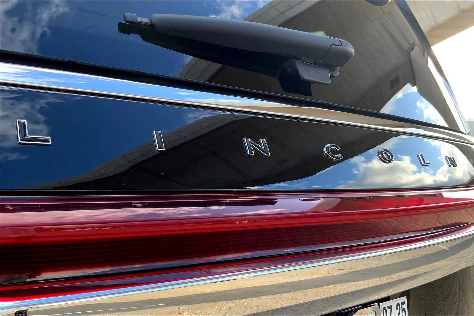 Thumbnail: 2022 Lincoln Navigator - 7