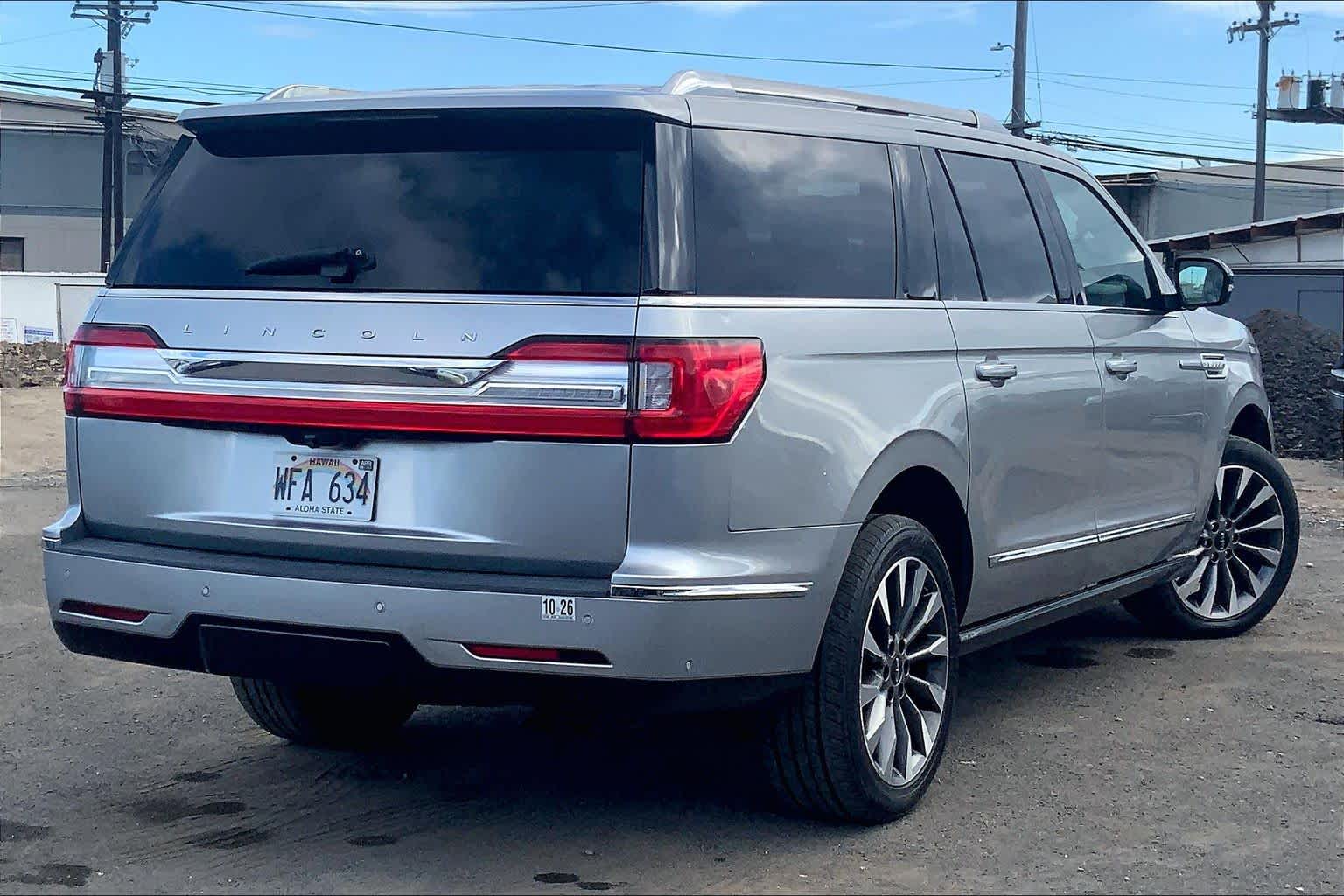 Thumbnail: 2021 Lincoln Navigator L - 22