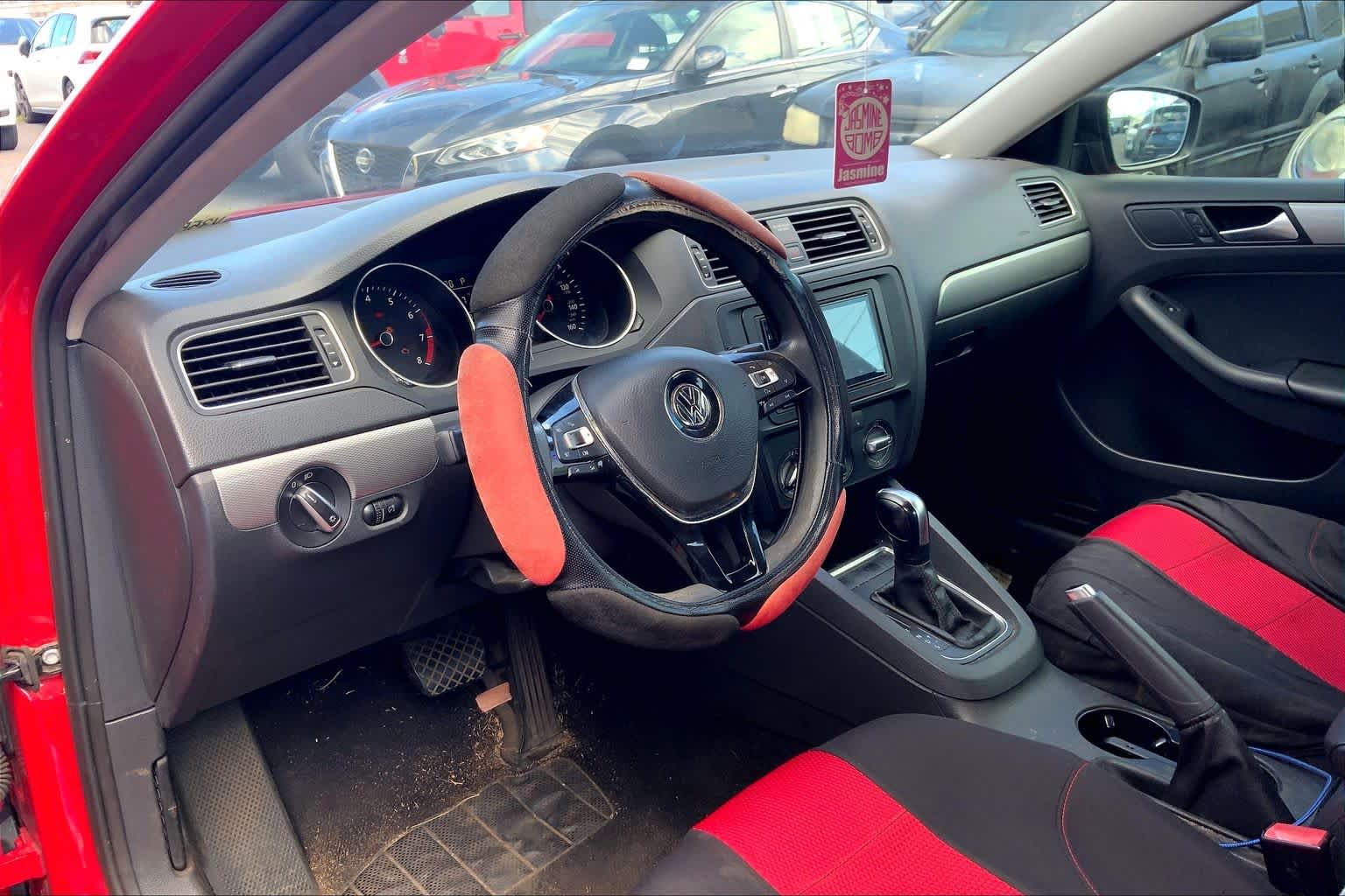 Used 2015 Volkswagen Jetta SE with VIN 3VWD17AJ4FM355870 for sale in Honolulu, HI