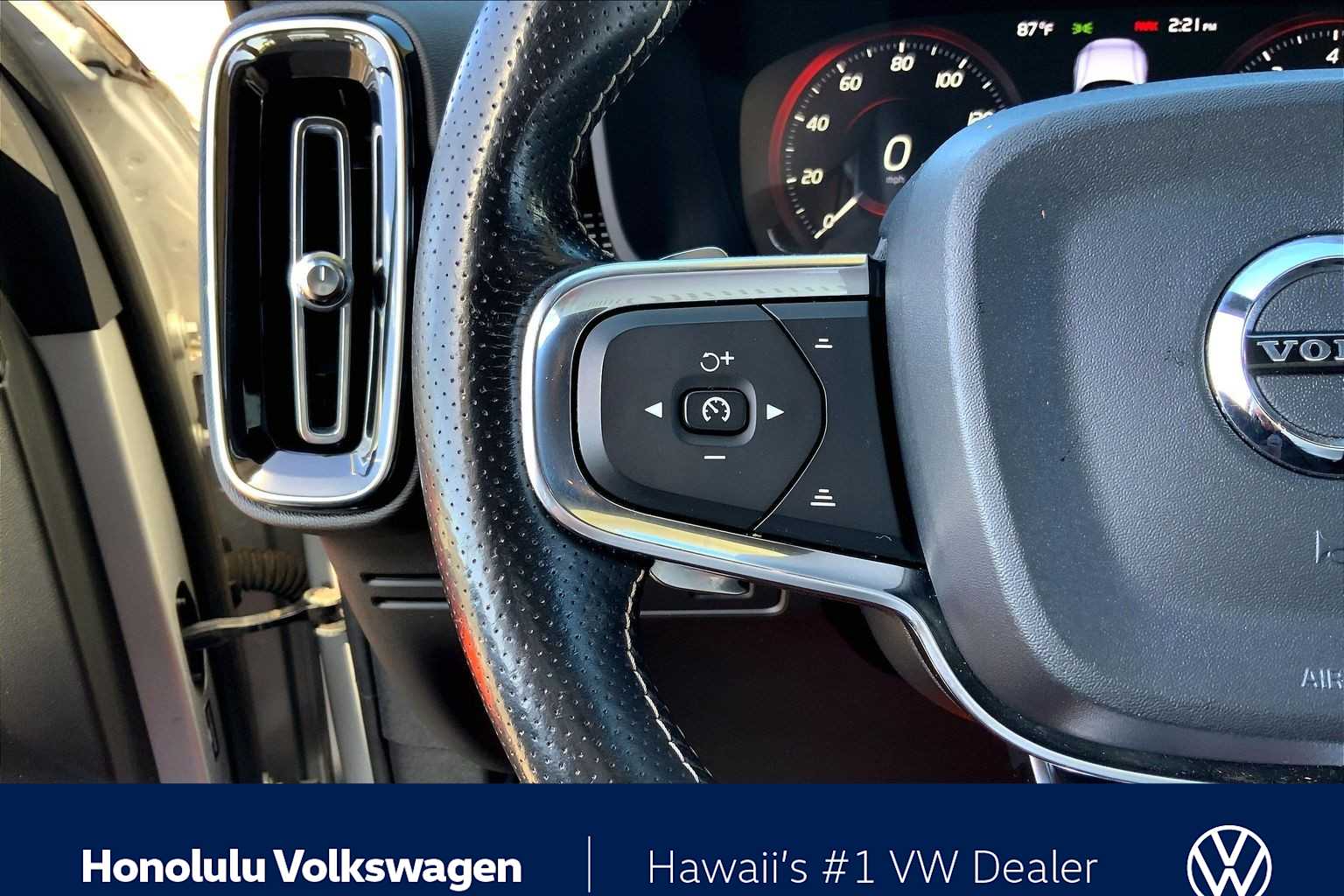 Thumbnail: 2019 Volvo XC40 - 23