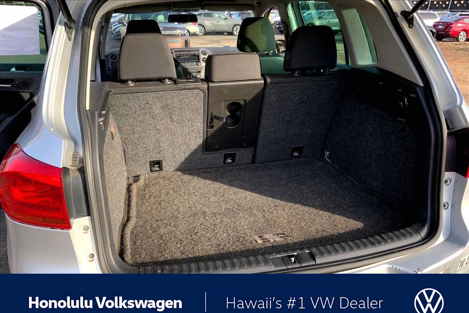 Thumbnail: 2013 Volkswagen Tiguan - 17