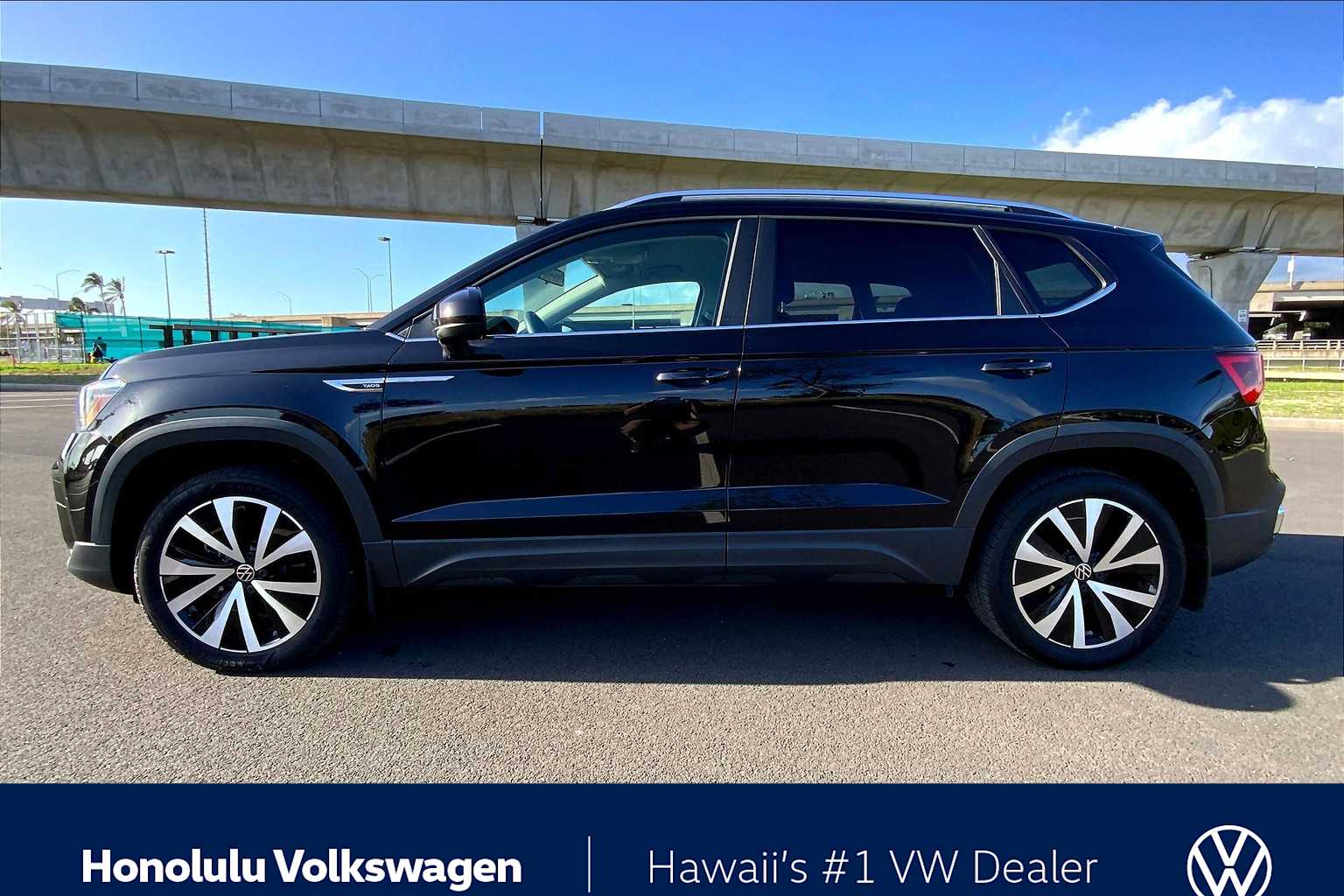 Thumbnail: 2022 Volkswagen Taos - 3