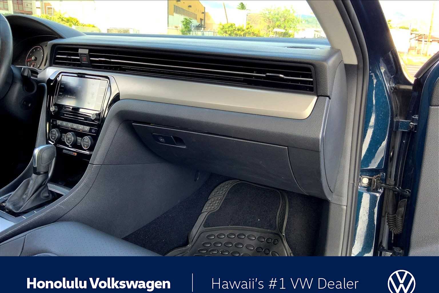 Thumbnail: 2022 Volkswagen Passat - 22