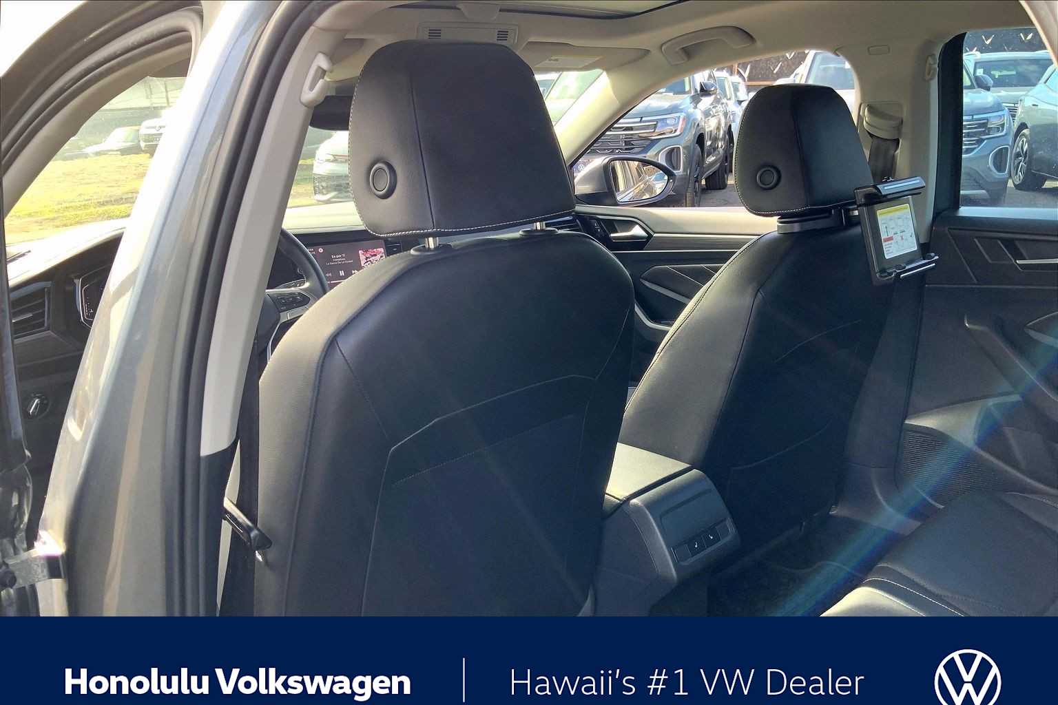 Thumbnail: 2023 Volkswagen Jetta - 12