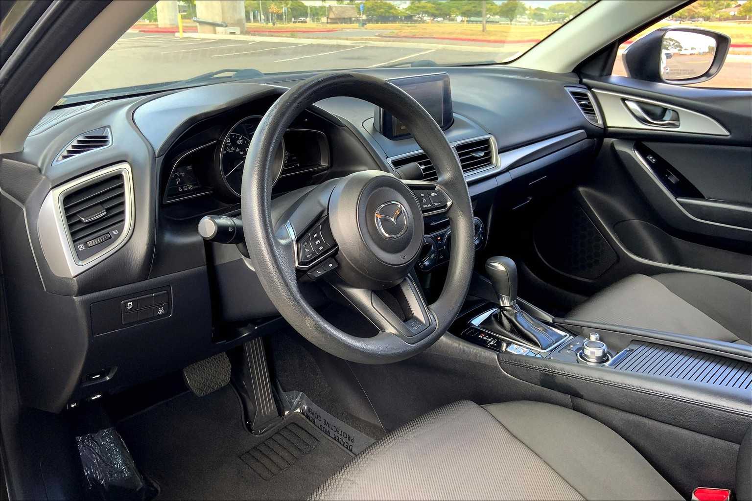 Thumbnail: 2018 Mazda Mazda3 - 2