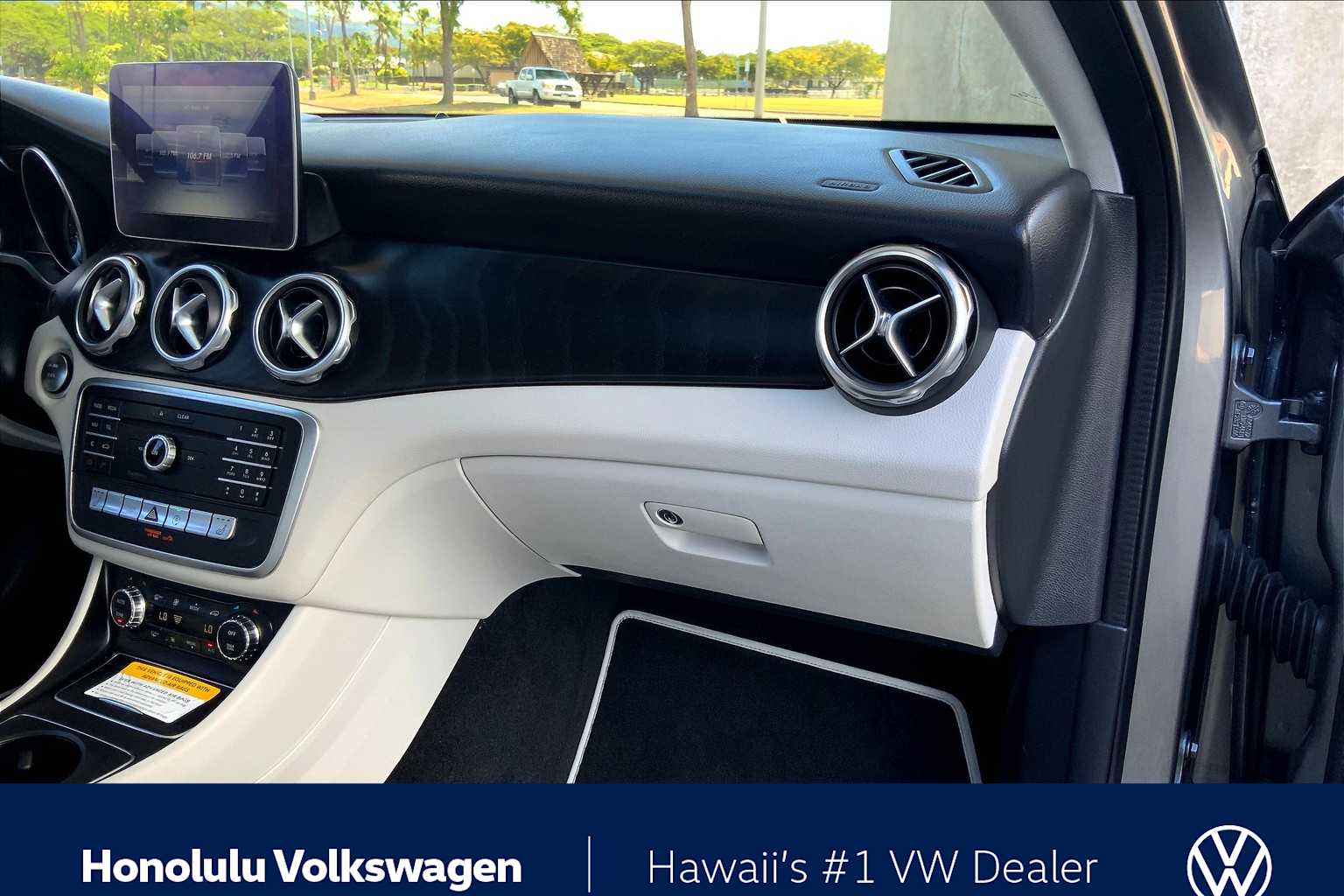 Thumbnail: 2020 Mercedes-Benz GLA - 22