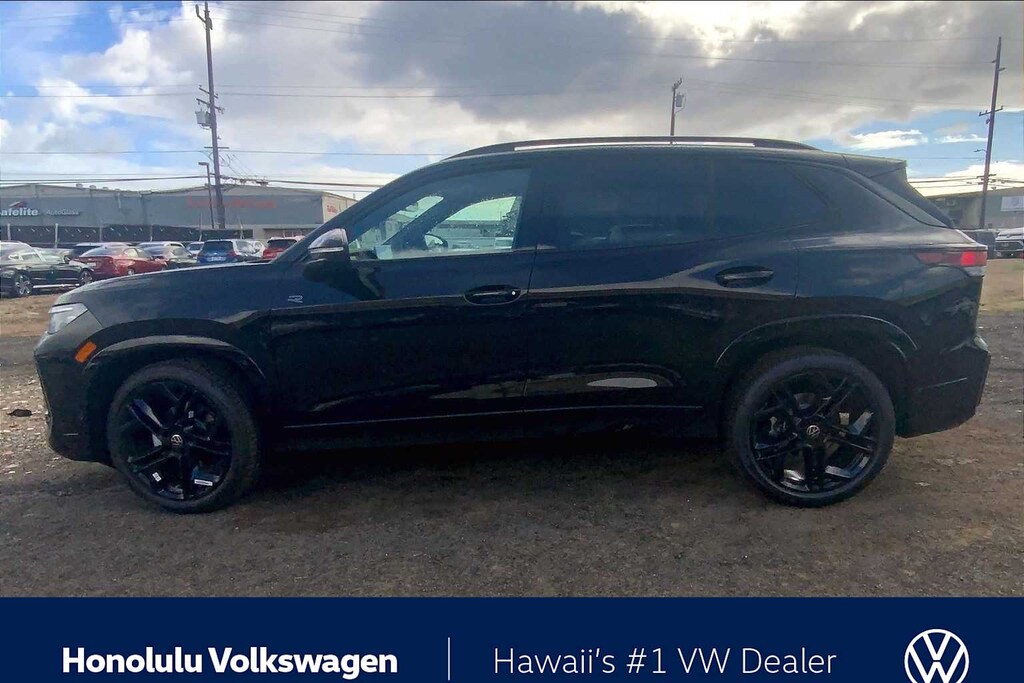 New 2026 Volkswagen Tiguan 2.0T SE R-Line Black SUV