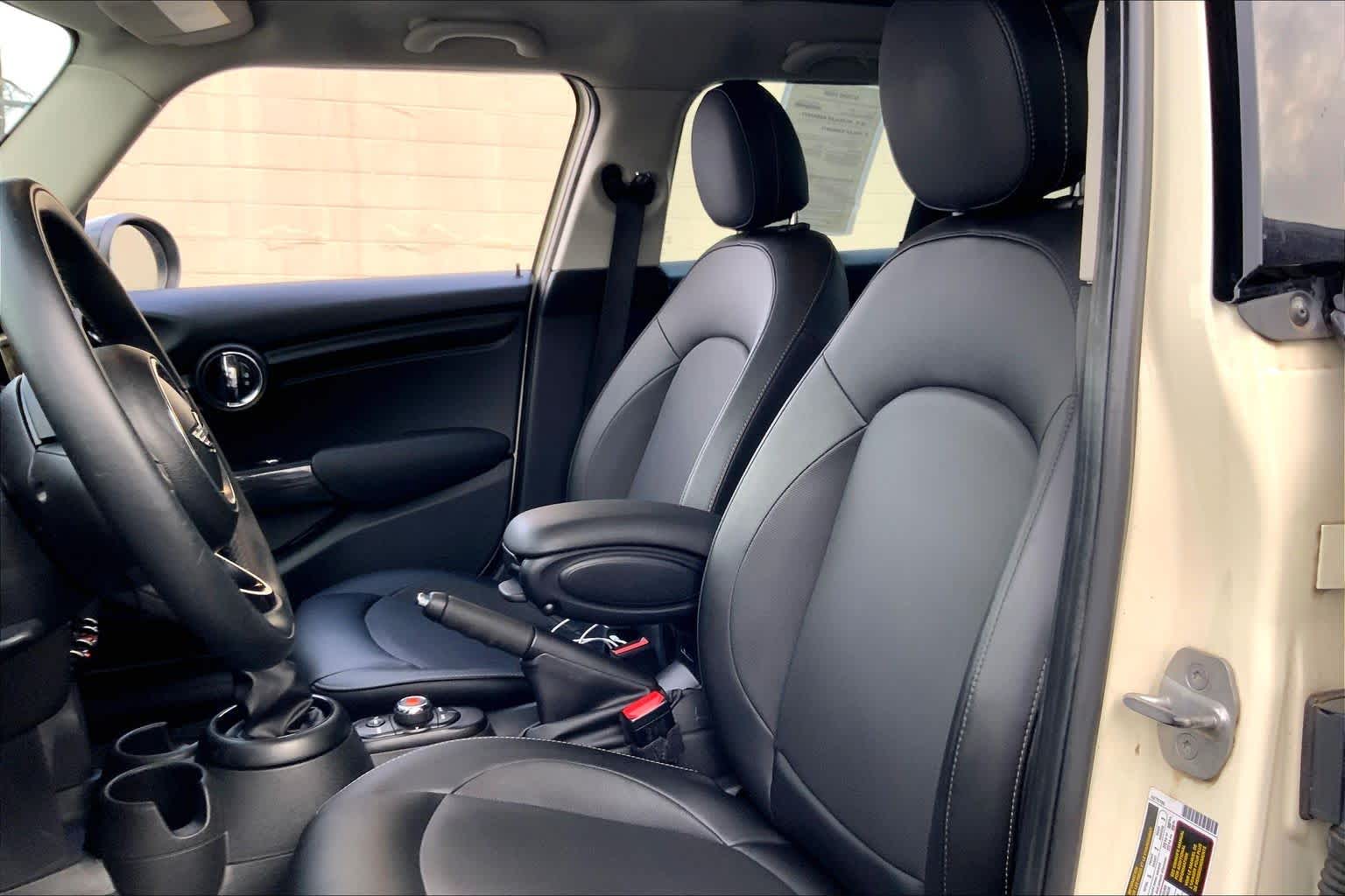 Thumbnail: 2017 MINI Cooper Hardtop - 10