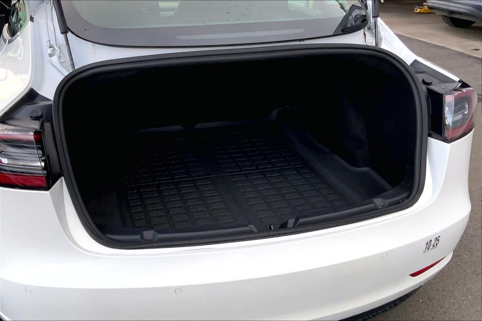 Thumbnail: 2020 Tesla Model 3 - 18