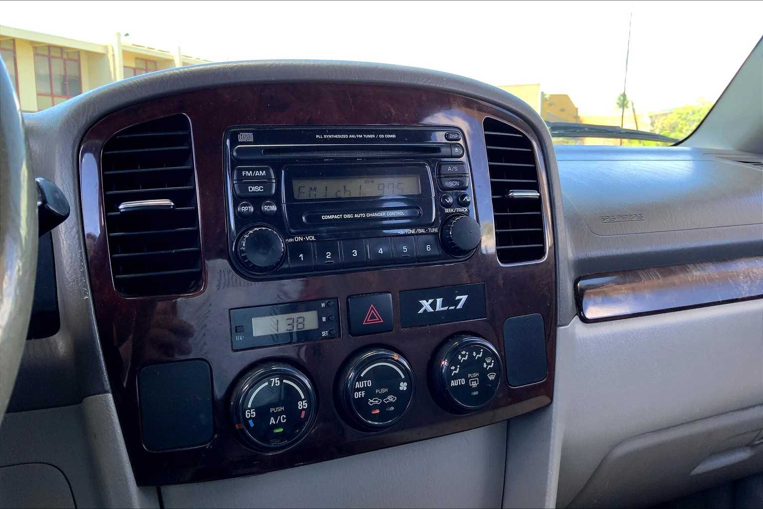 Thumbnail: 2003 Suzuki XL-7 - 25