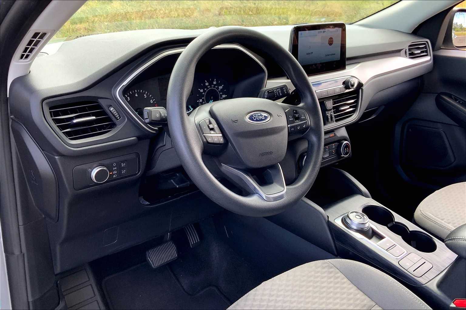 Used 2022 Ford Escape SE with VIN 1FMCU0G65NUA84906 for sale in Honolulu, HI