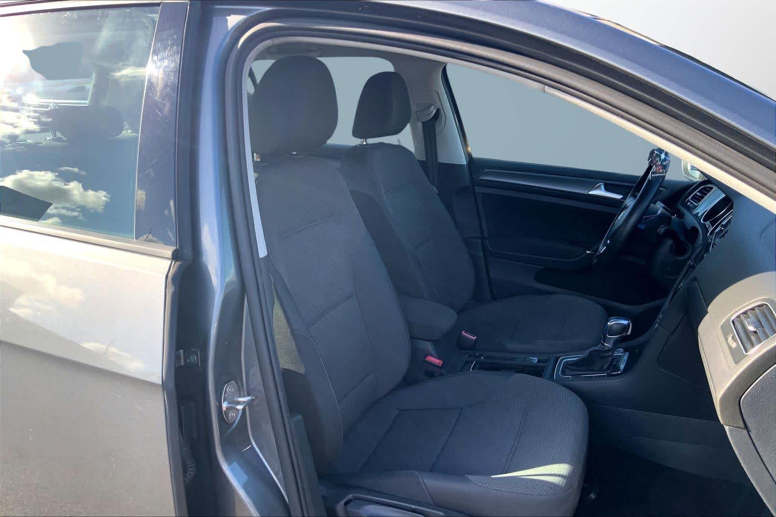 2019 Volkswagen e-Golf e-Golf SE - Photo 12