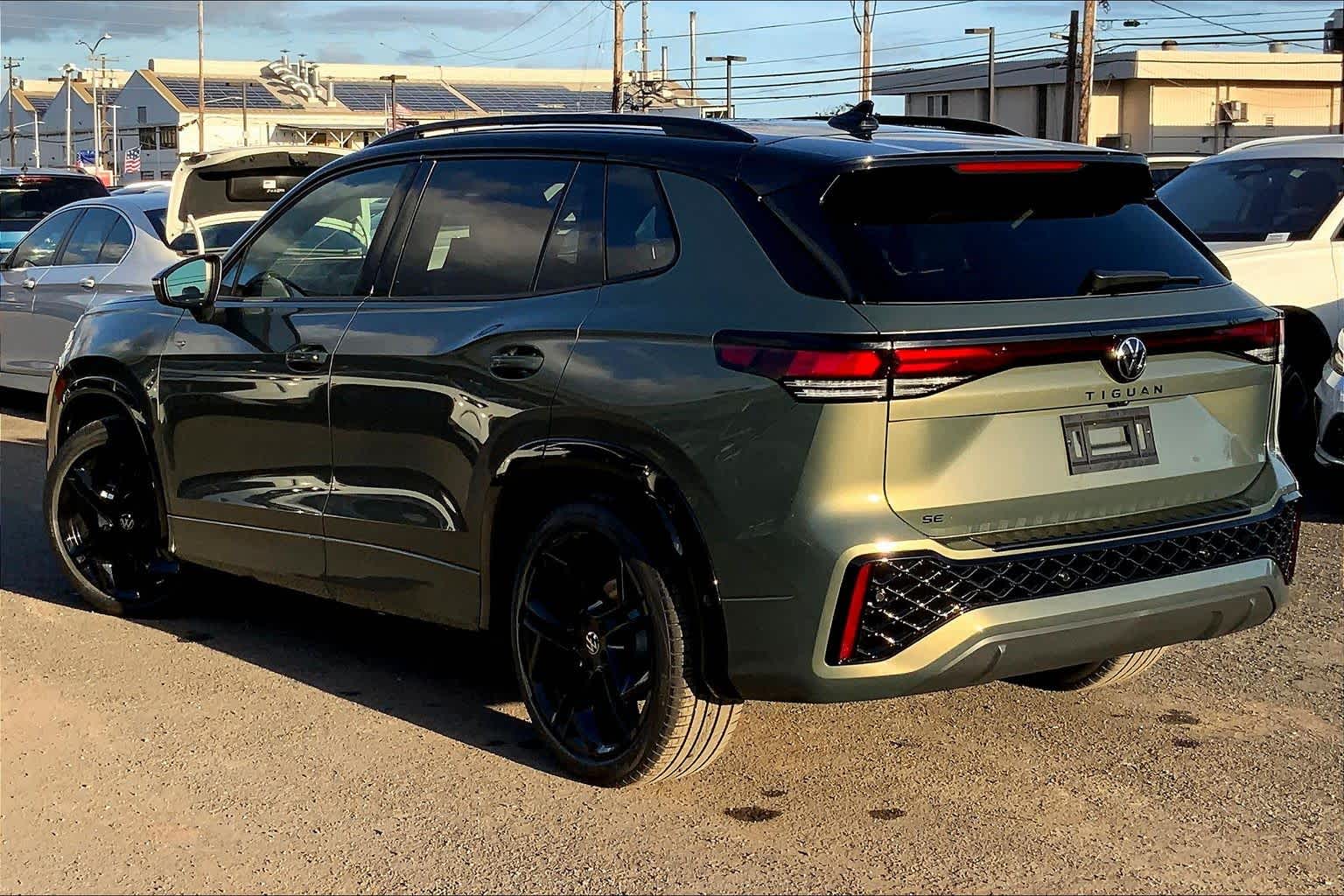 Thumbnail: 2026 Volkswagen Tiguan - 4