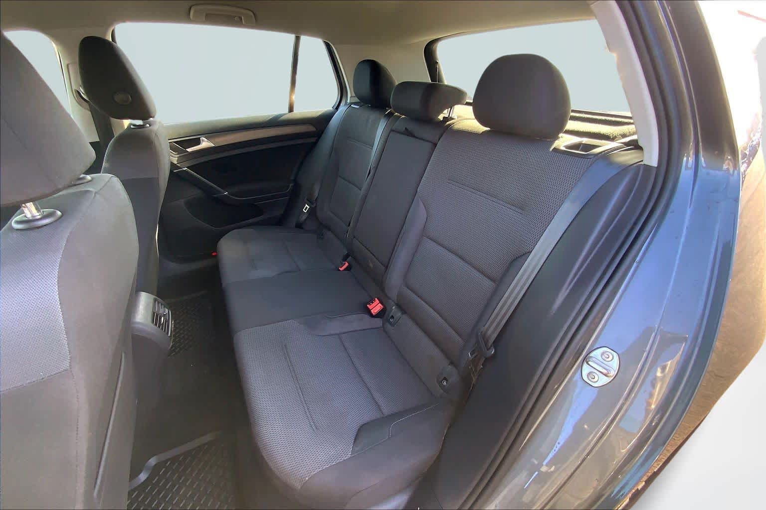 2019 Volkswagen e-Golf e-Golf SE - Photo 28