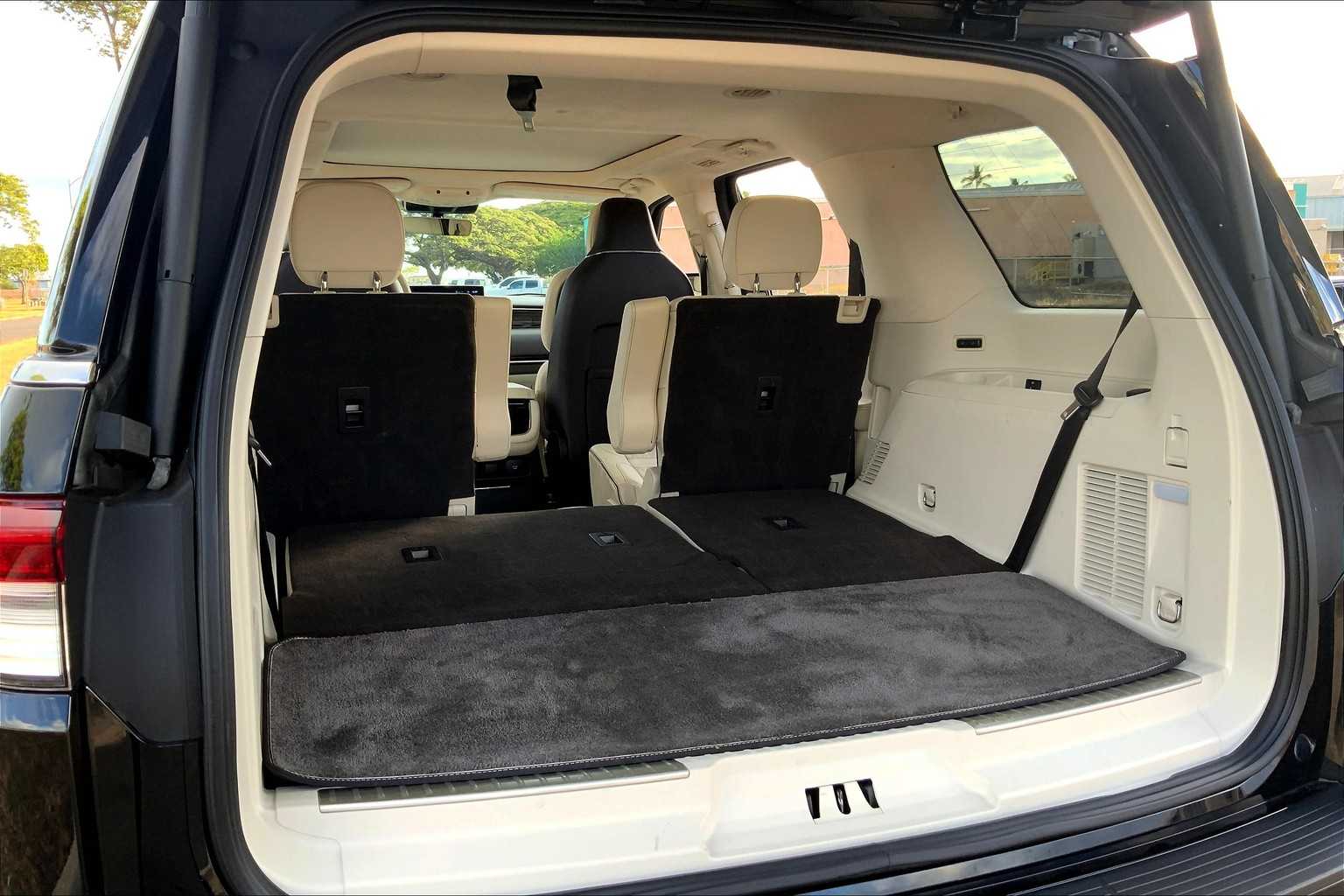 Thumbnail: 2022 Lincoln Navigator - 17
