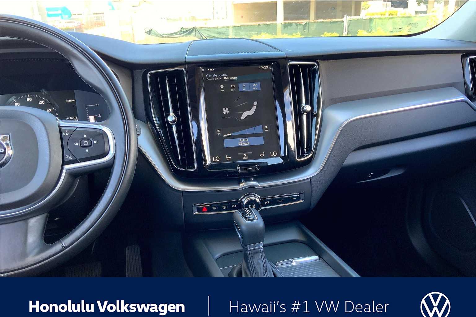 Thumbnail: 2018 Volvo XC60 - 14