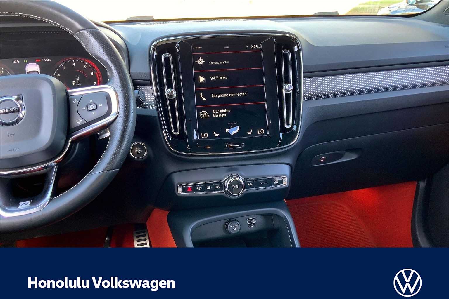 Thumbnail: 2019 Volvo XC40 - 14