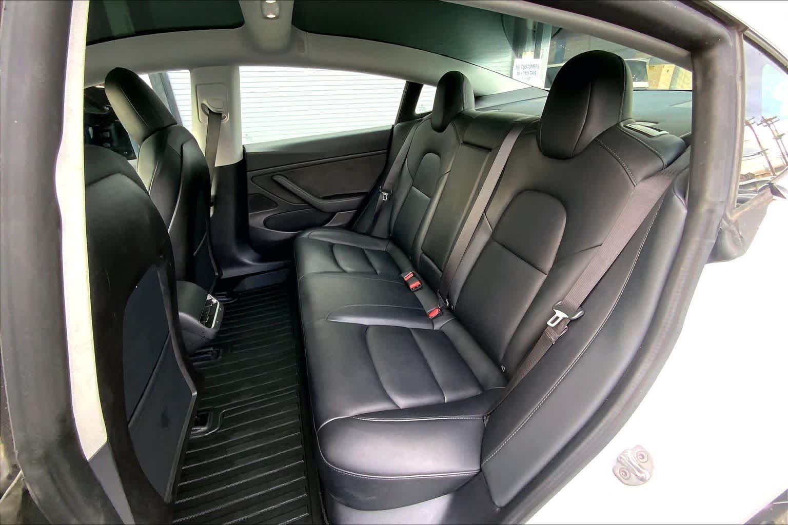 Thumbnail: 2020 Tesla Model 3 - 29
