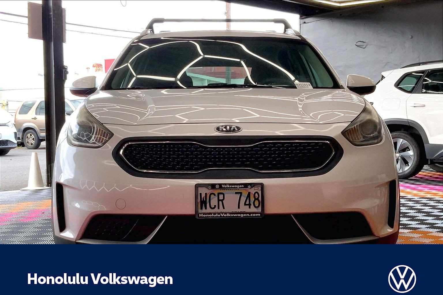 Thumbnail: 2017 Kia Niro - 6