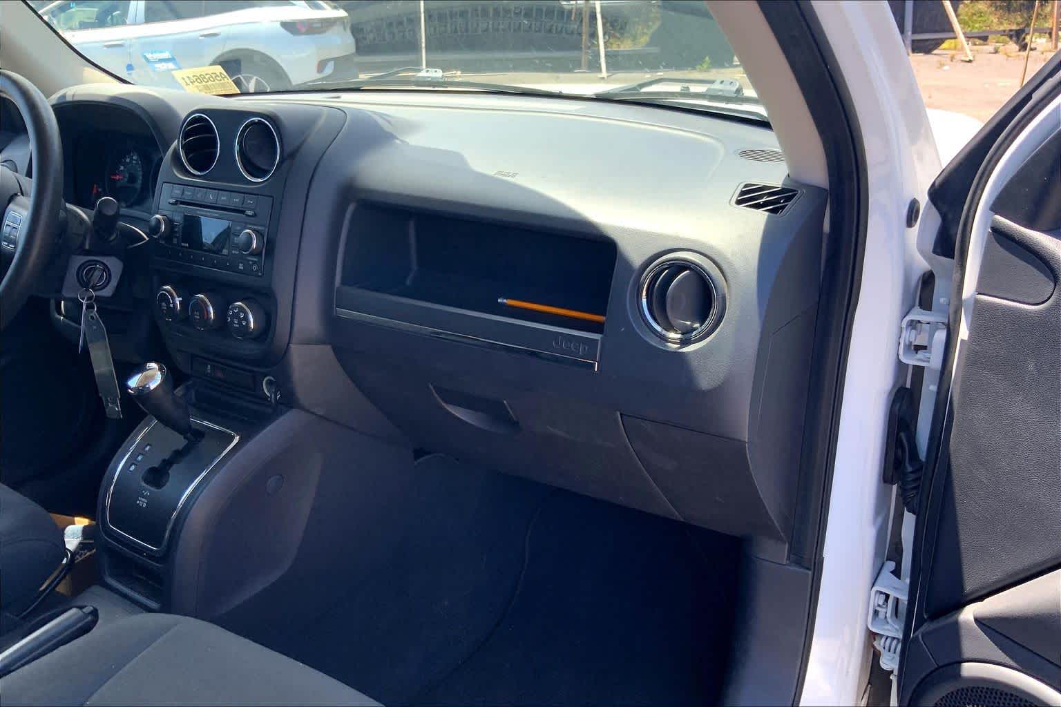 Thumbnail: 2012 Jeep Patriot - 23