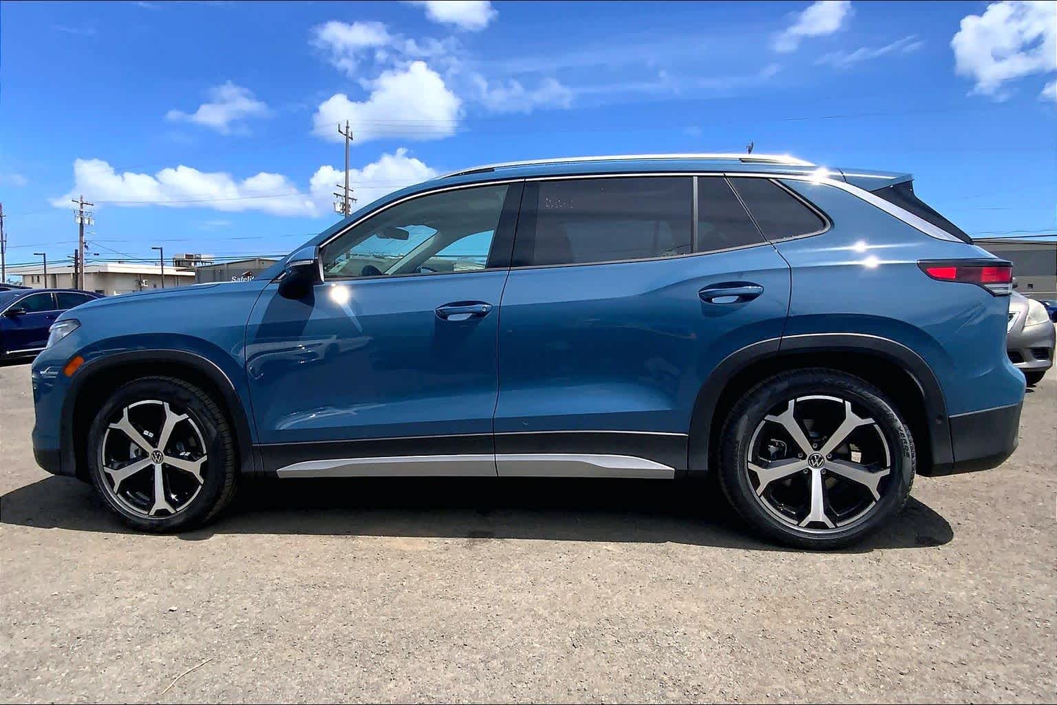 Thumbnail: 2026 Volkswagen Tiguan - 3