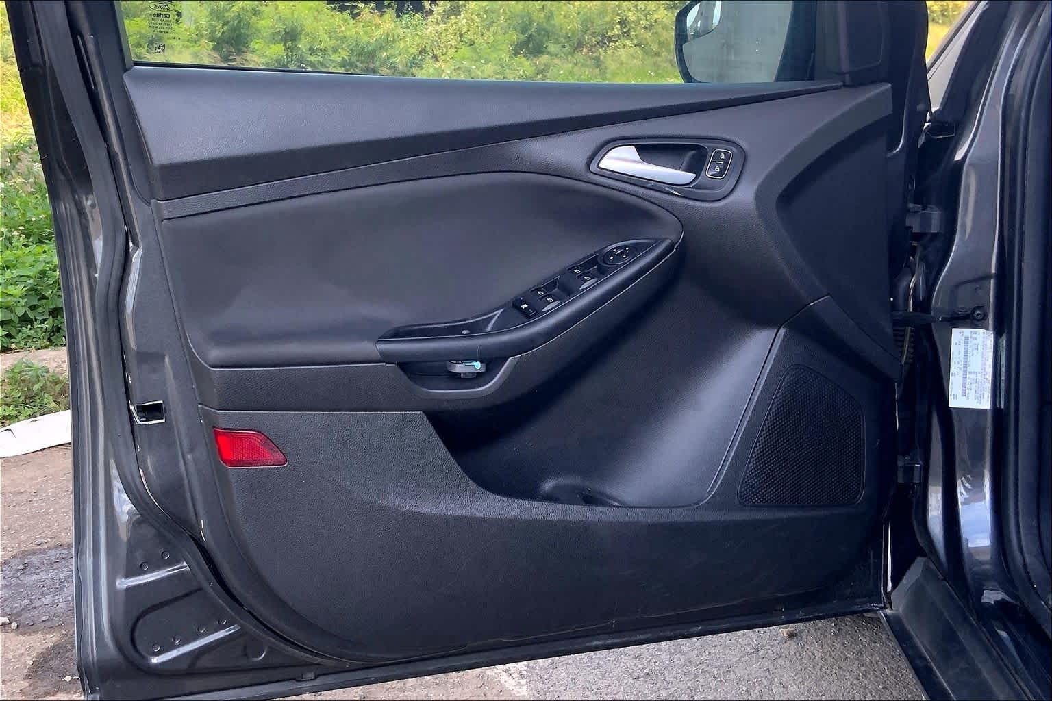 Thumbnail: 2016 Ford Focus - 26