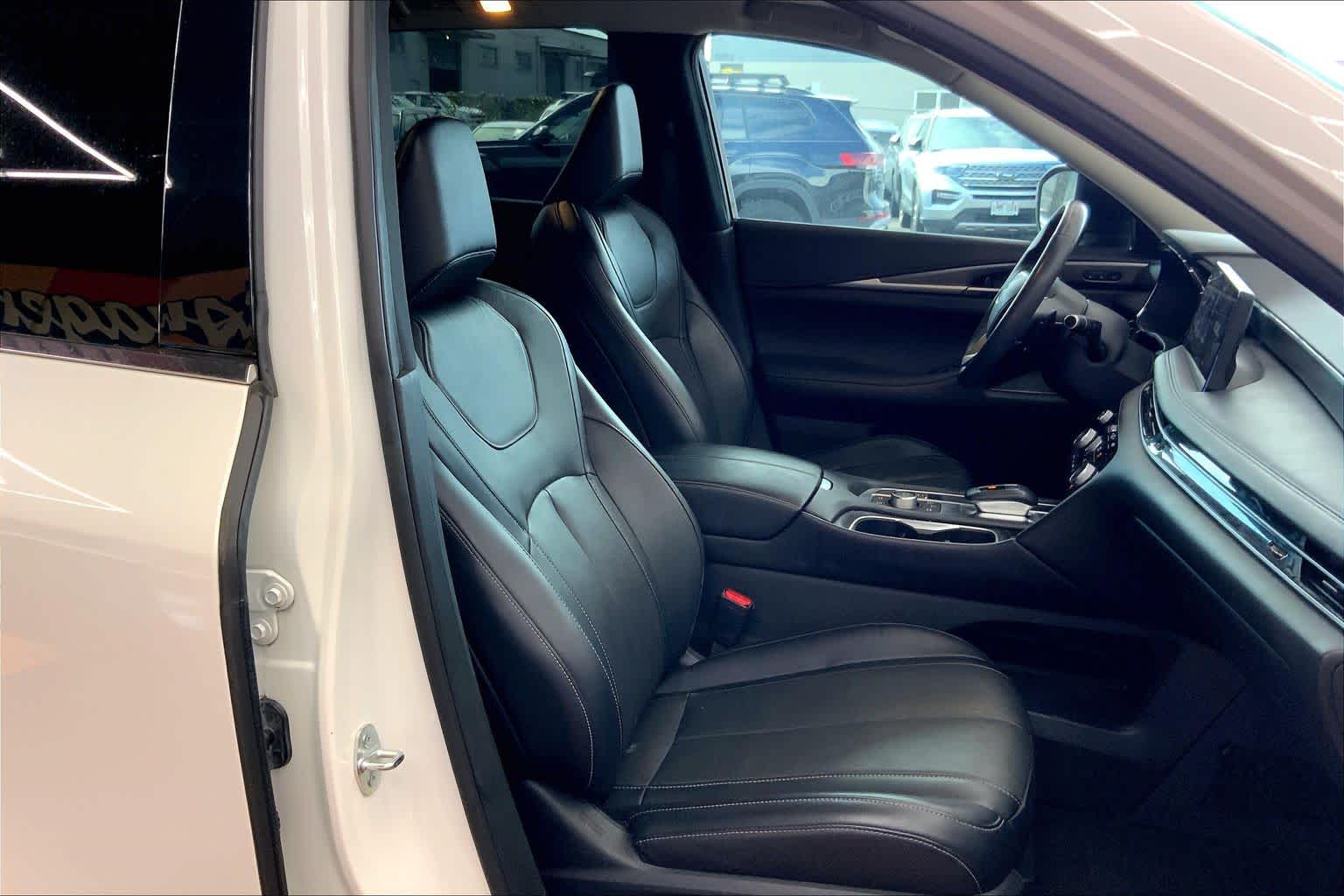 Thumbnail: 2023 INFINITI QX60 - 12