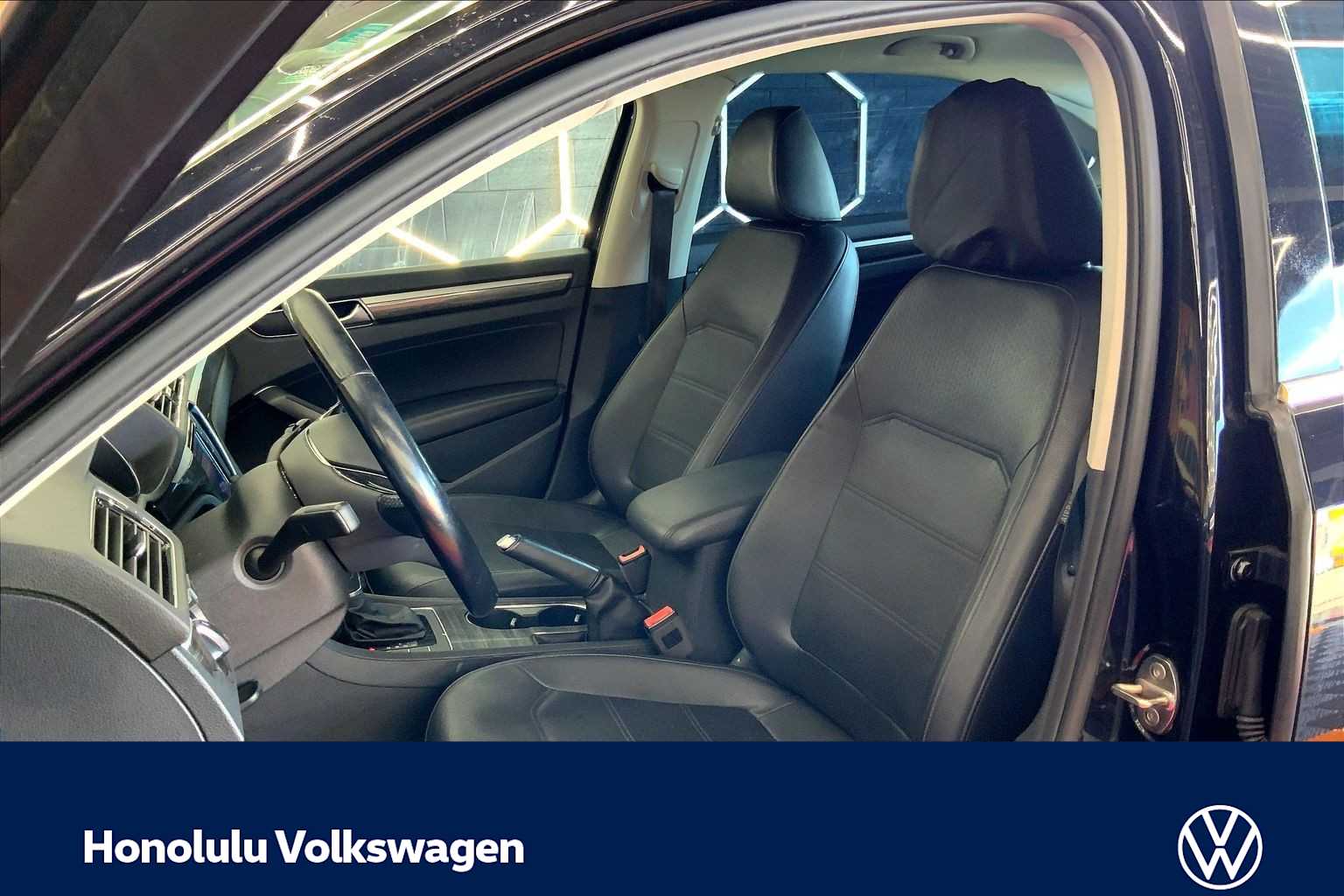 Thumbnail: 2018 Volkswagen Passat - 9