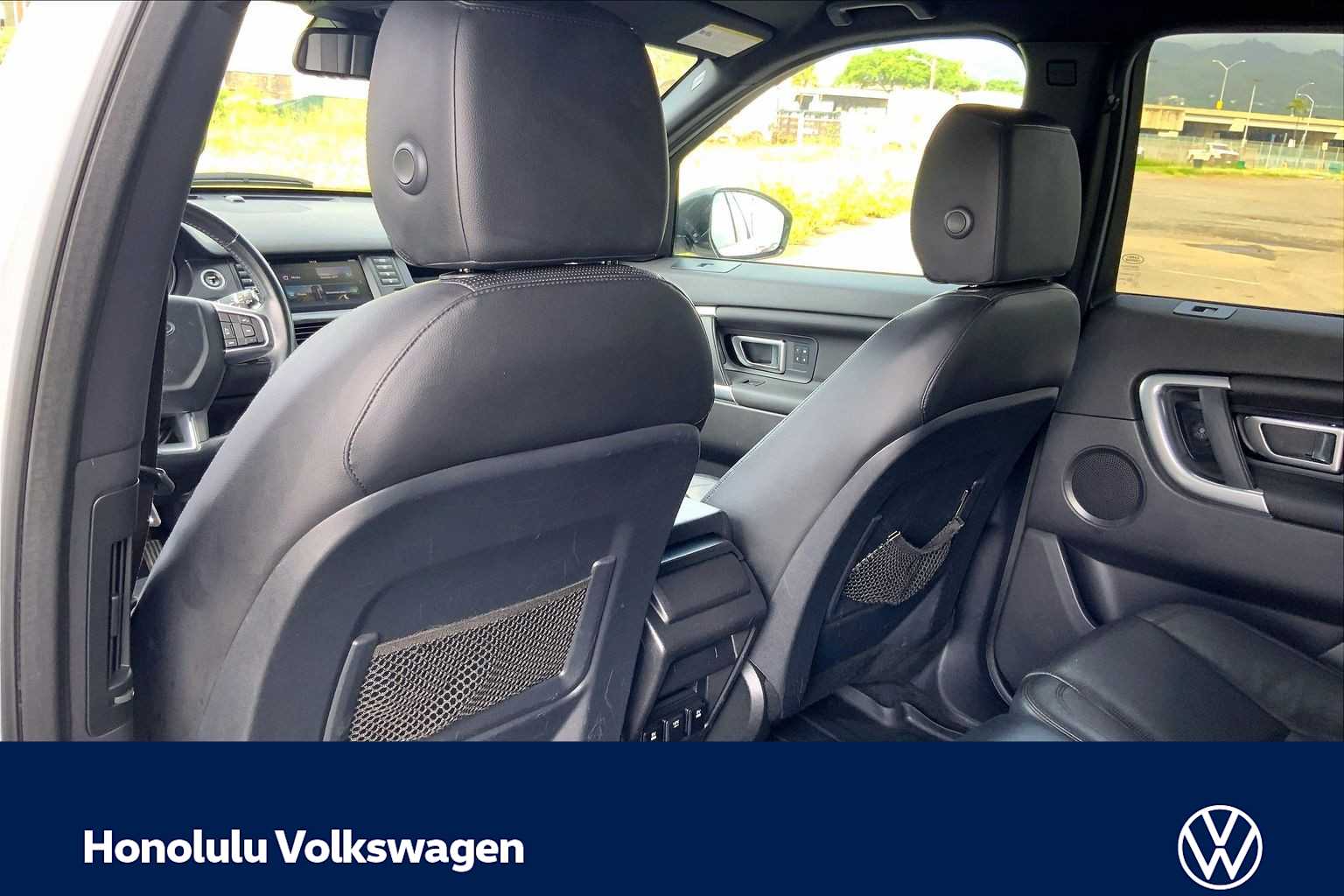 Thumbnail: 2016 Land Rover Discovery Sport - 12