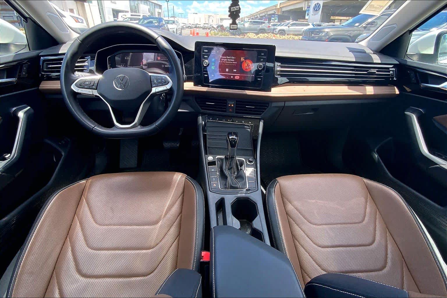 Thumbnail: 2017 Volkswagen Jetta - 10