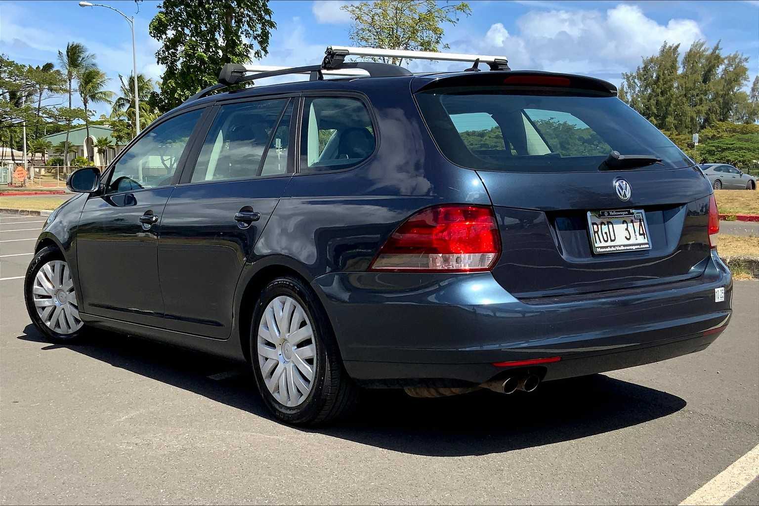 Thumbnail: 2010 Volkswagen Jetta - 4