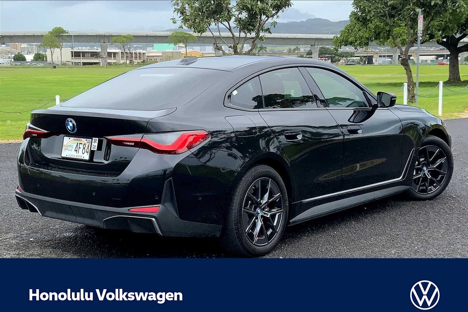 Thumbnail: 2023 BMW i4 - 21