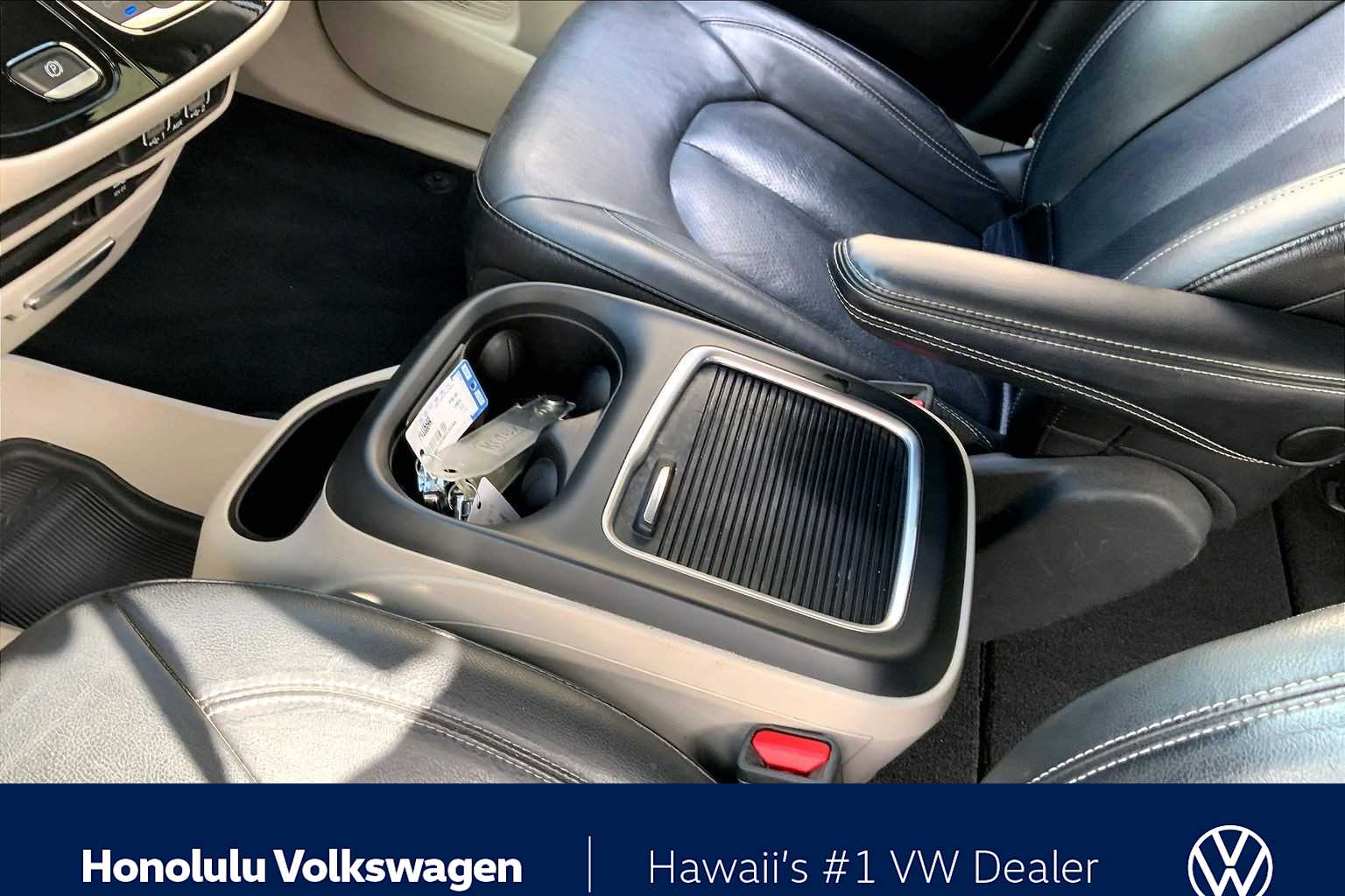 Thumbnail: 2022 Chrysler Pacifica - 15