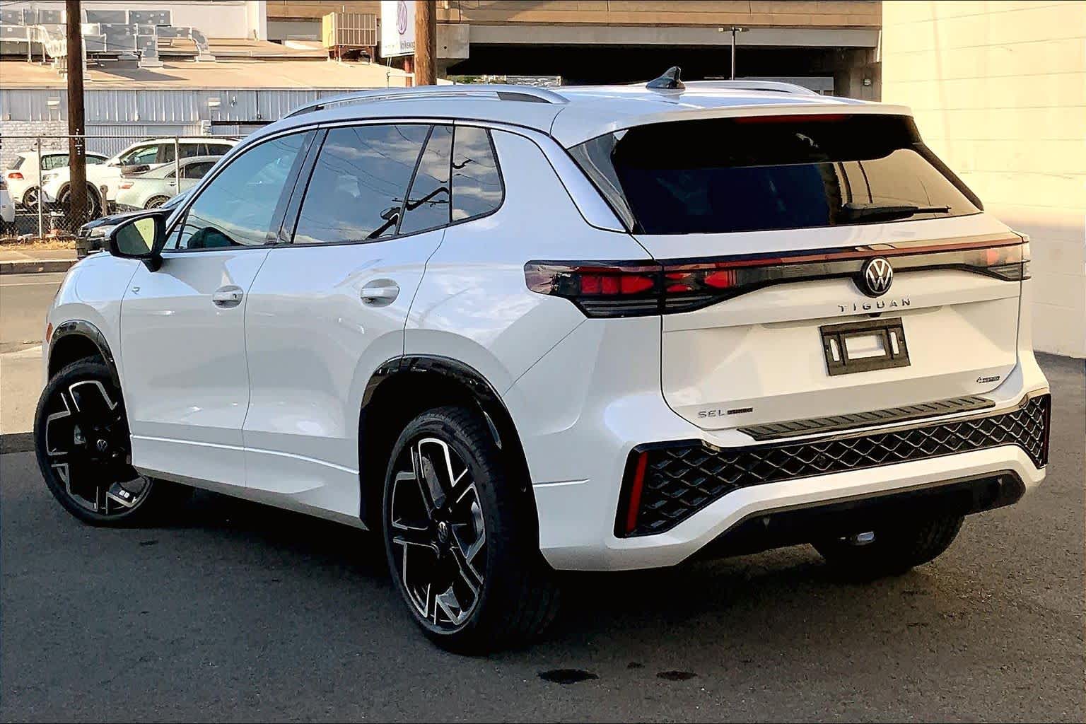 Thumbnail: 2026 Volkswagen Tiguan - 4