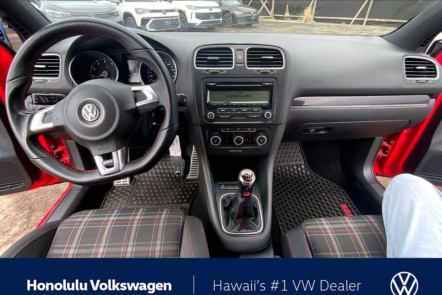 Thumbnail: 2011 Volkswagen Golf - 10