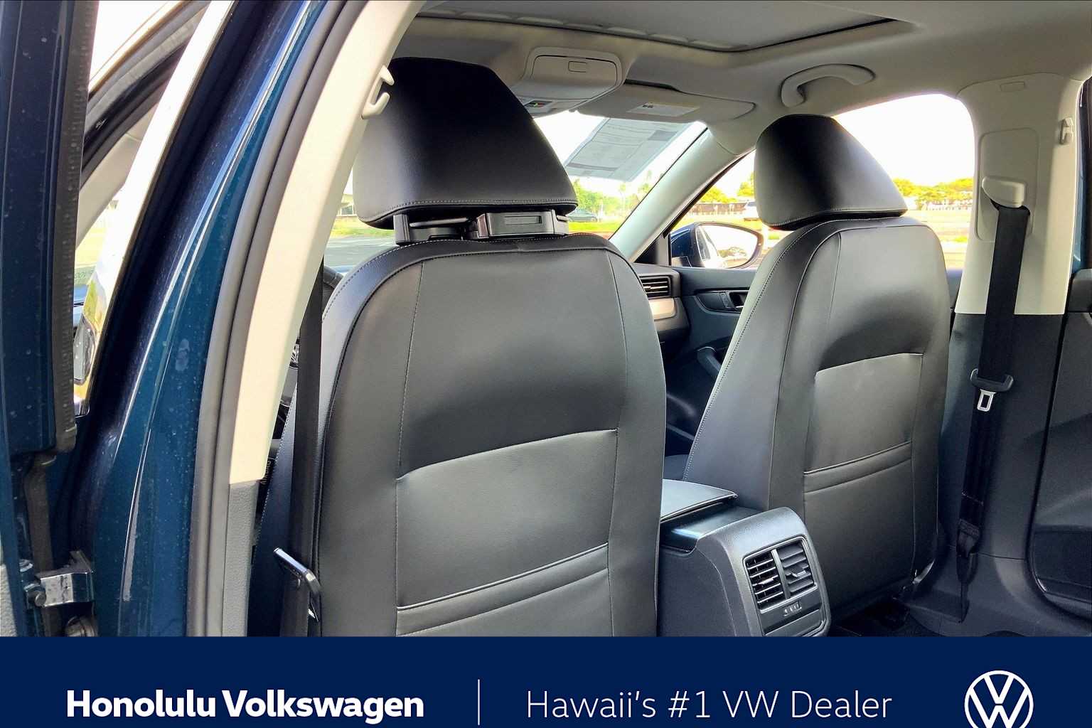 Thumbnail: 2022 Volkswagen Passat - 11