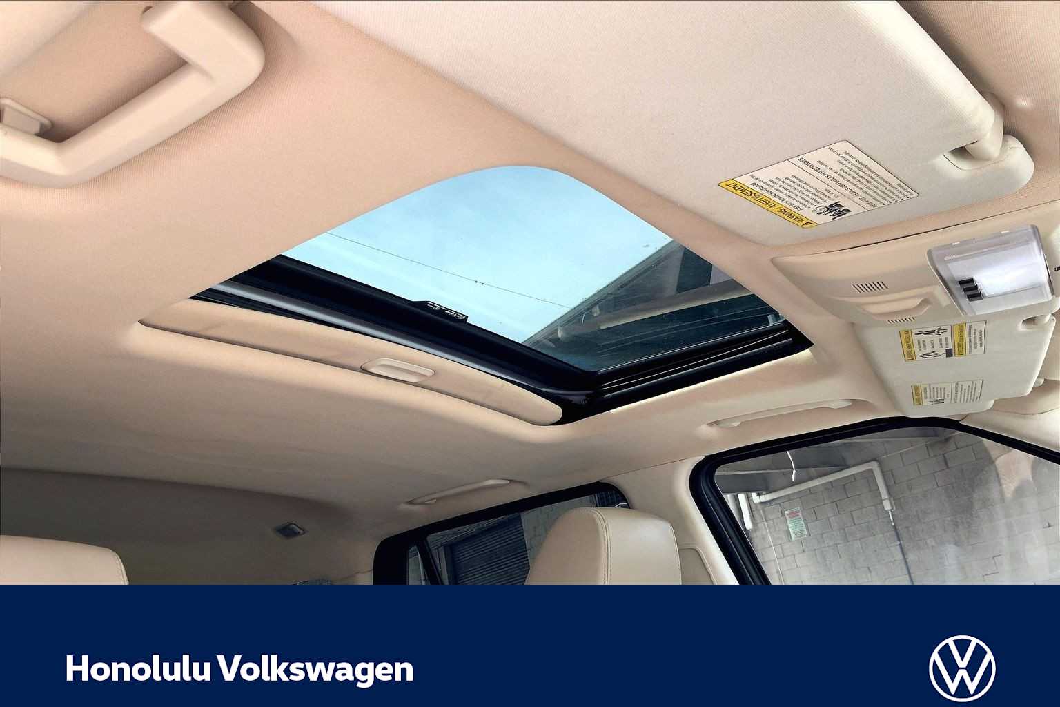 Thumbnail: 2012 Land Rover Range Rover Sport - 30