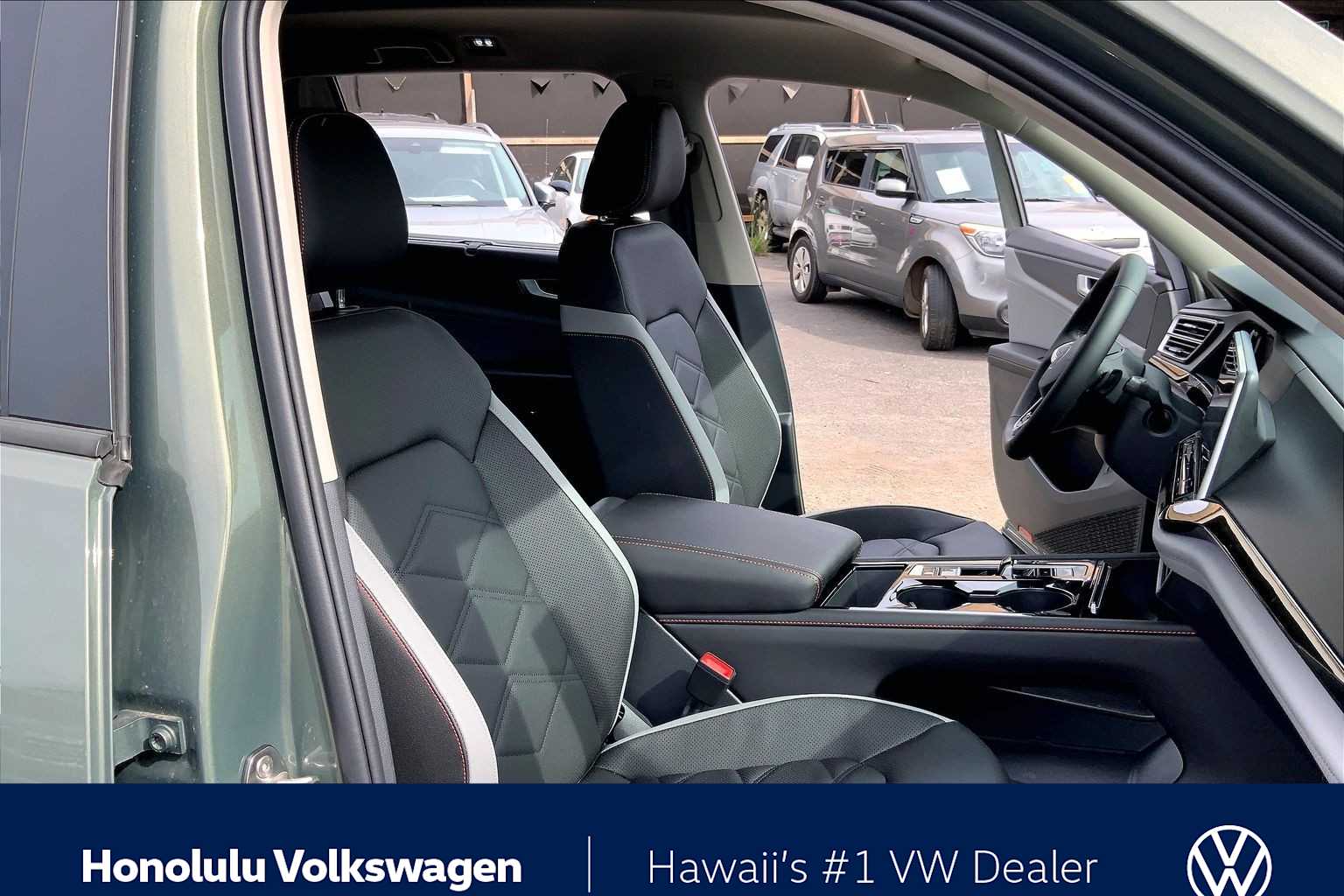 Thumbnail: 2026 Volkswagen Atlas - 14