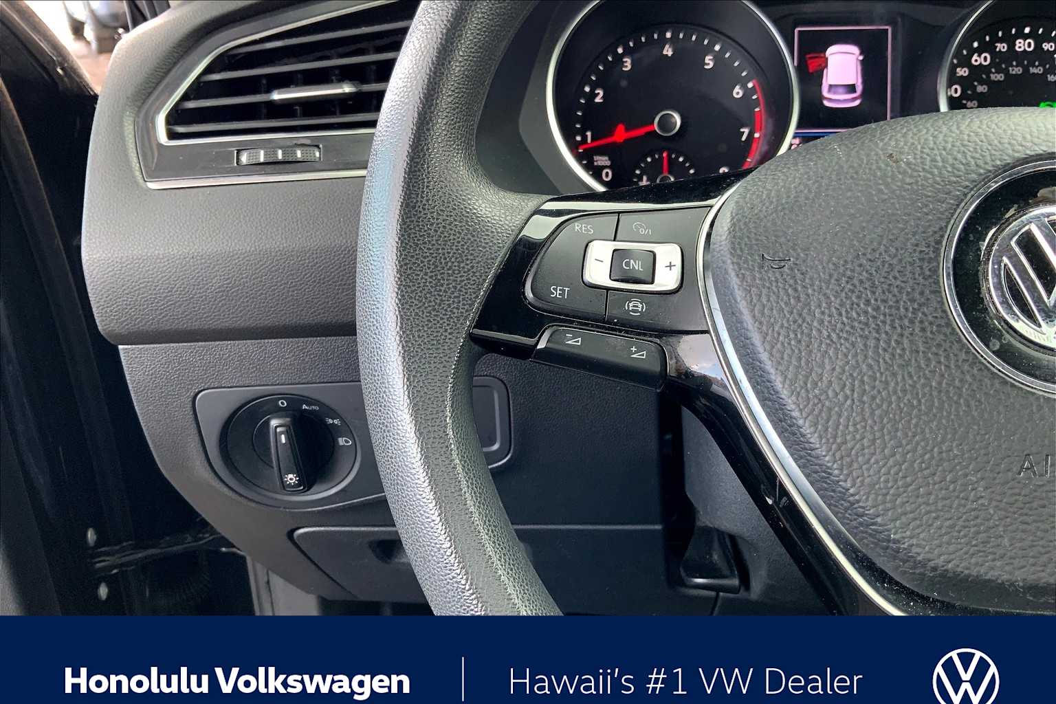 Thumbnail: 2021 Volkswagen Tiguan - 23