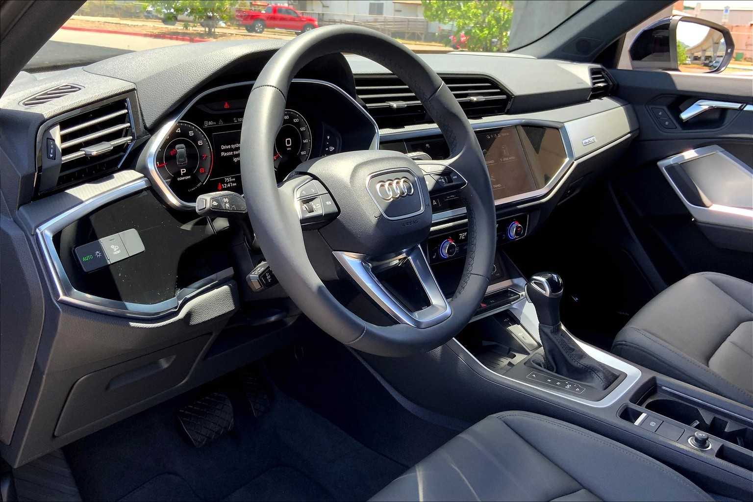 Thumbnail: 2024 Audi Q3 - 2