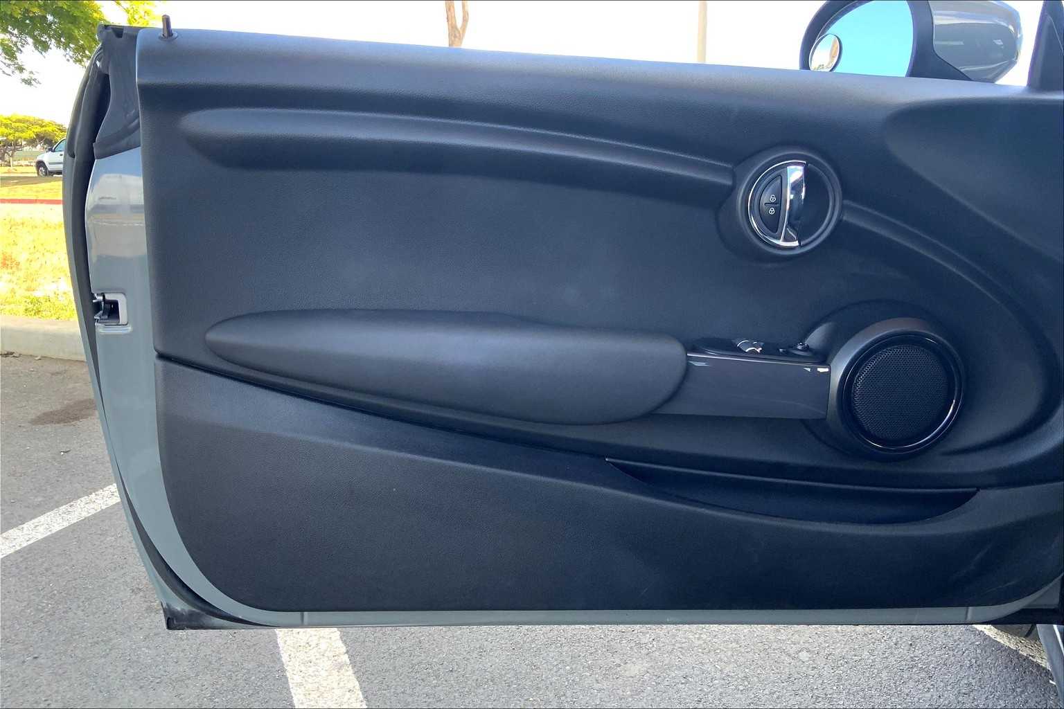 Thumbnail: 2022 MINI Cooper Hardtop - 25