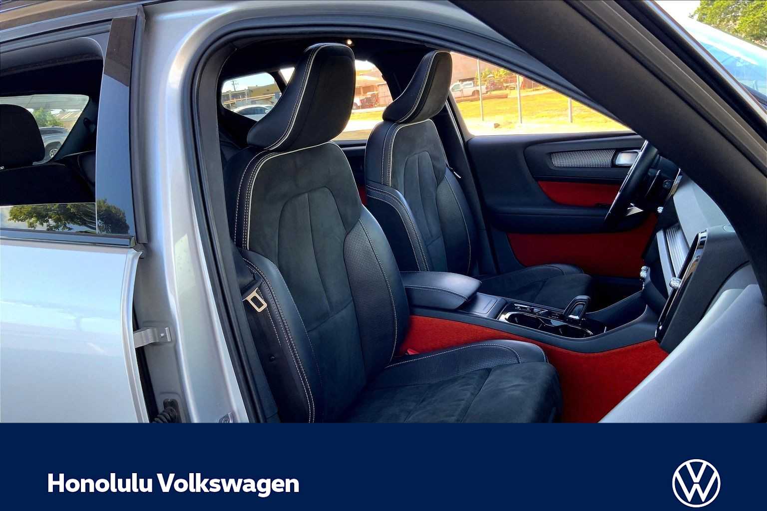 Thumbnail: 2019 Volvo XC40 - 12