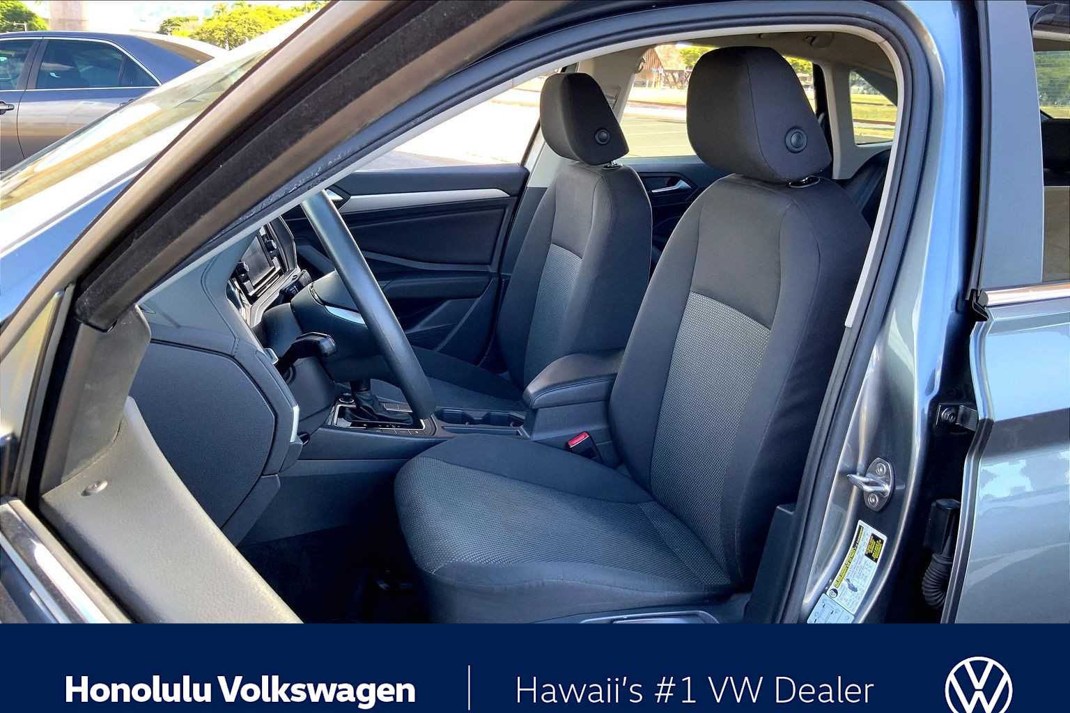 Thumbnail: 2019 Volkswagen Jetta - 10