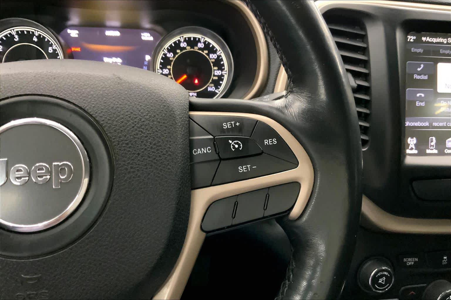 Thumbnail: 2015 Jeep Cherokee - 24